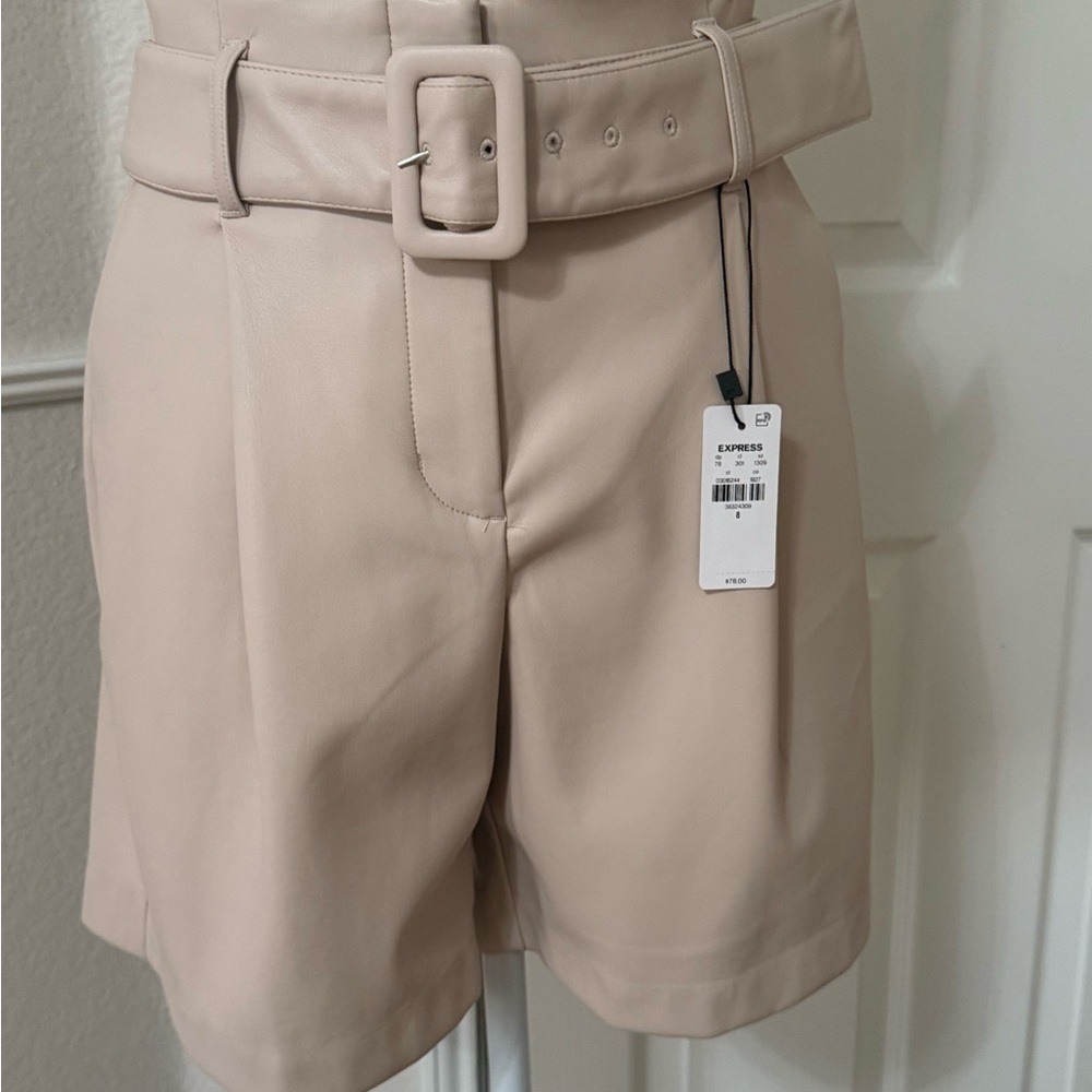 Express Cream Belted Women's Shorts - Picture 2 of 4